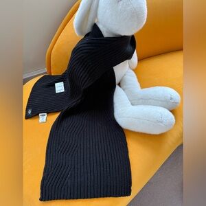 UGG scarf